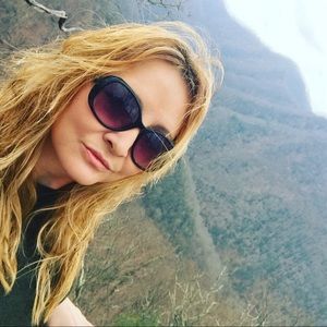 Meet your Posher, Carrie